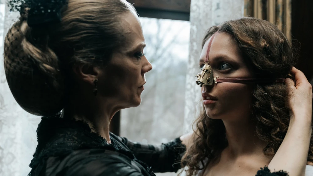 The_Ugly_Stepsister_01