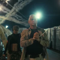 Une_Bataille_apres_l_autre_02