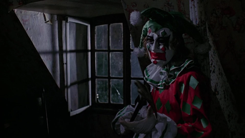 The_House_on_Sorority_Row_01