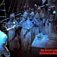 Le_Retour_des_Morts_vivants_Le_Monde_des_morts_vivants_04 Le_Retour_des_Morts_vivants_Le_Monde_des_morts_vivants_04